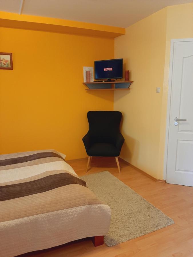 Aqua Apartman Gyula Esterno foto