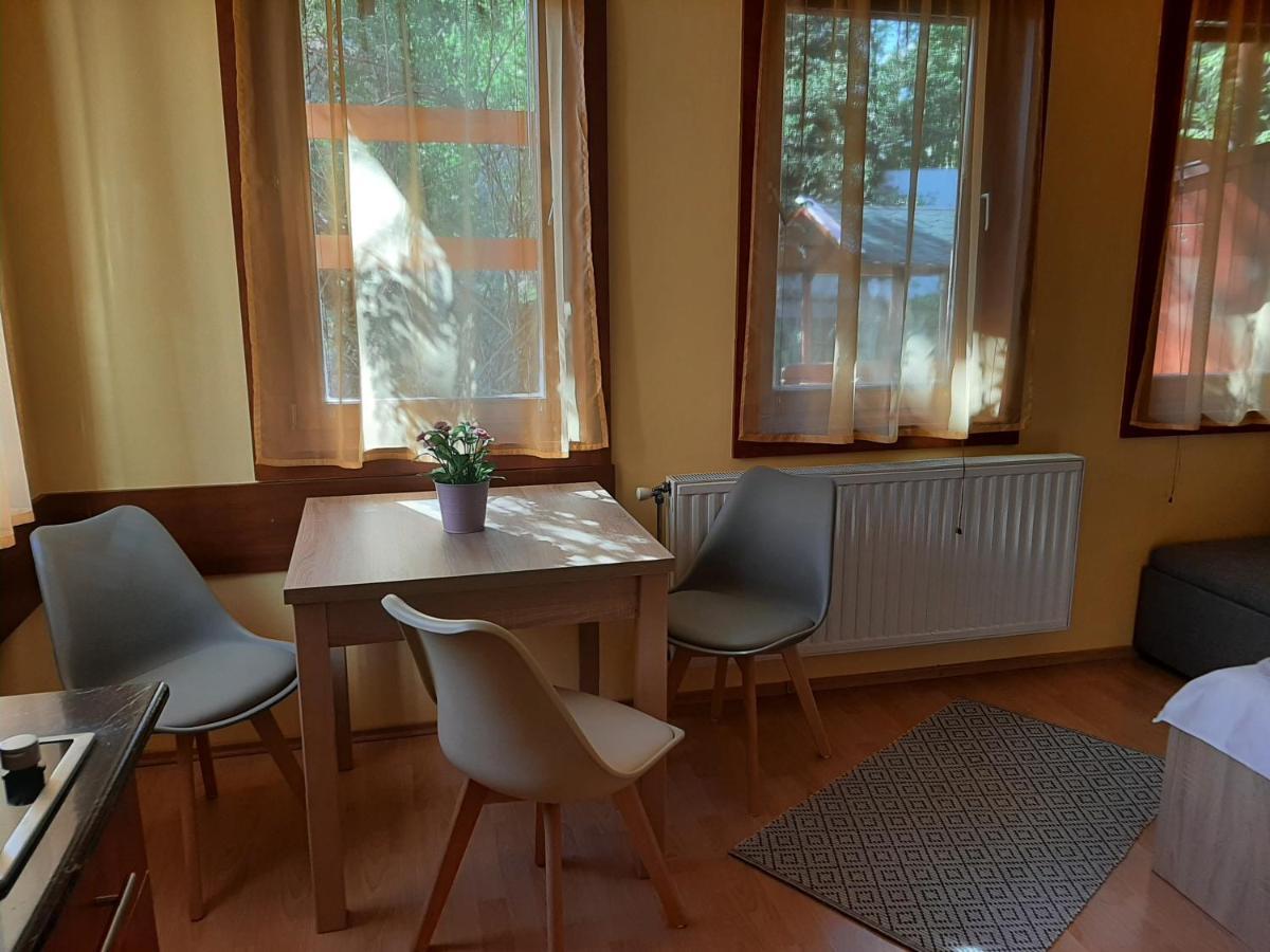 Aqua Apartman Gyula Esterno foto