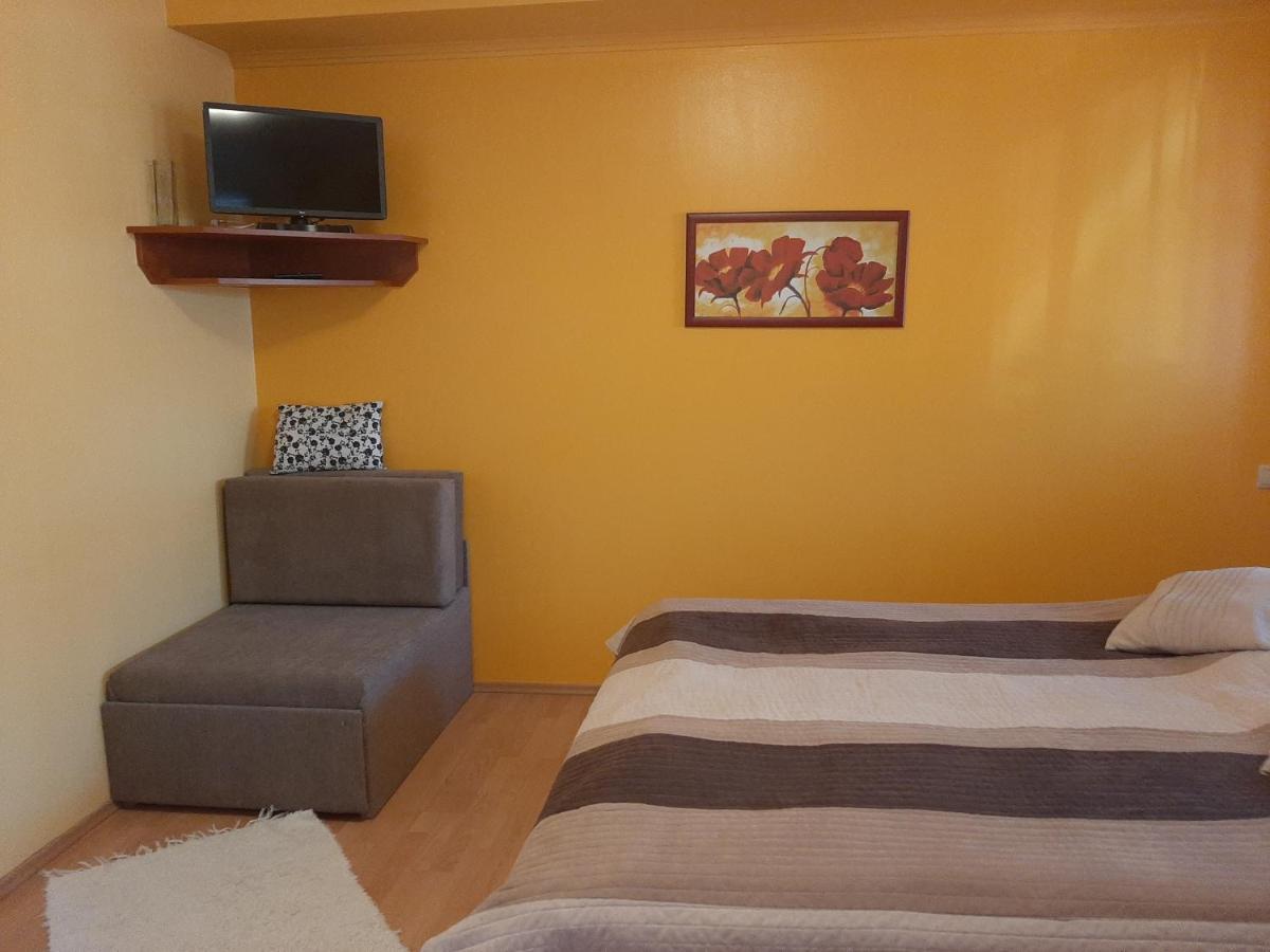 Aqua Apartman Gyula Esterno foto