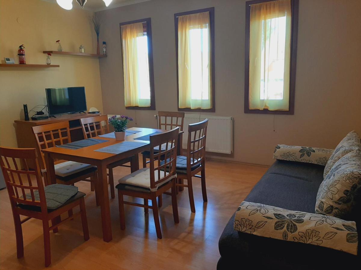 Aqua Apartman Gyula Esterno foto