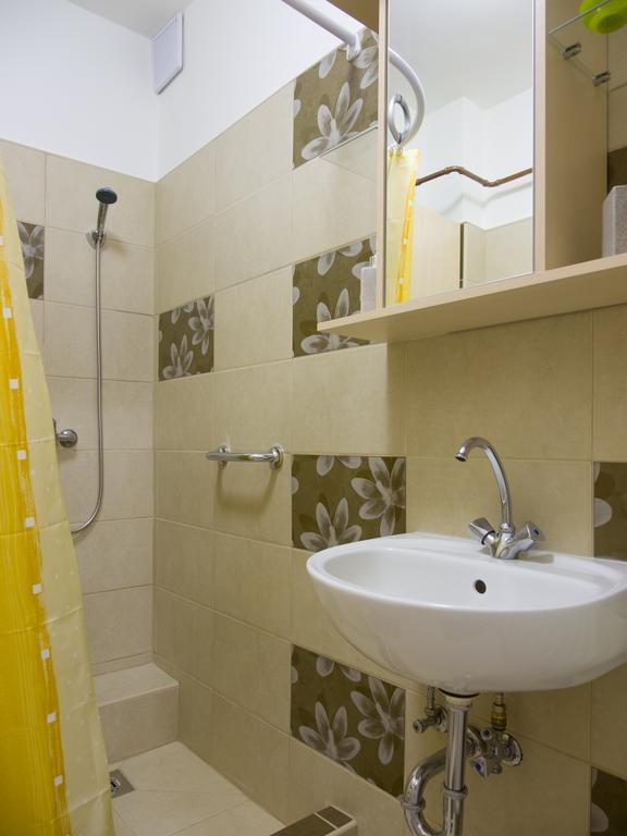 Aqua Apartman Gyula Esterno foto