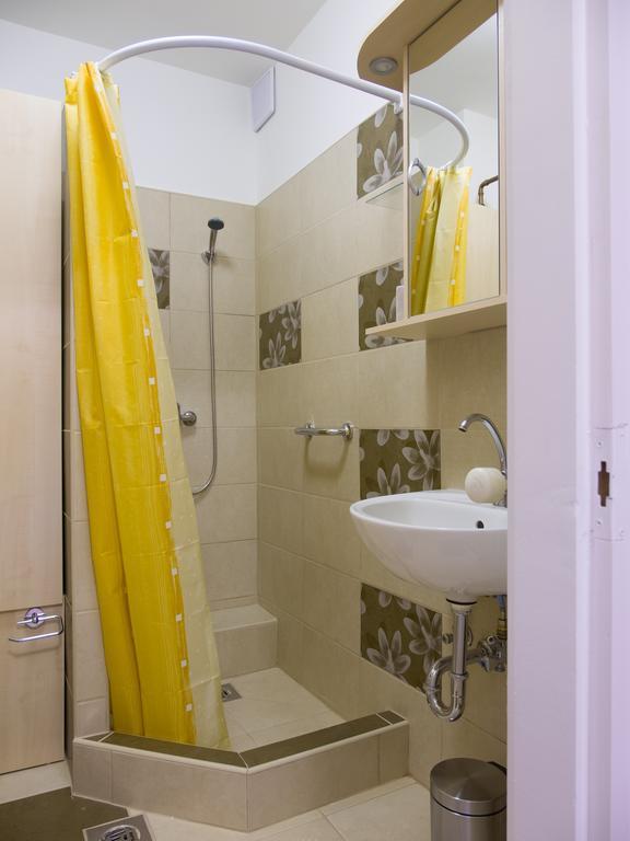 Aqua Apartman Gyula Esterno foto