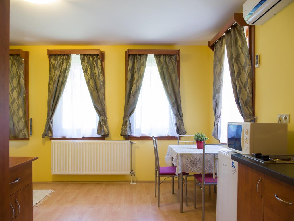Aqua Apartman Gyula Esterno foto