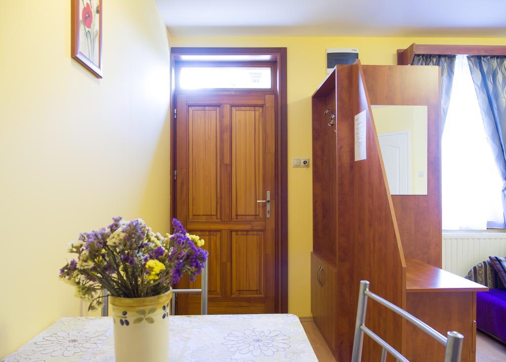 Aqua Apartman Gyula Esterno foto