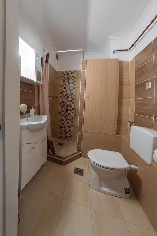 Aqua Apartman Gyula Esterno foto