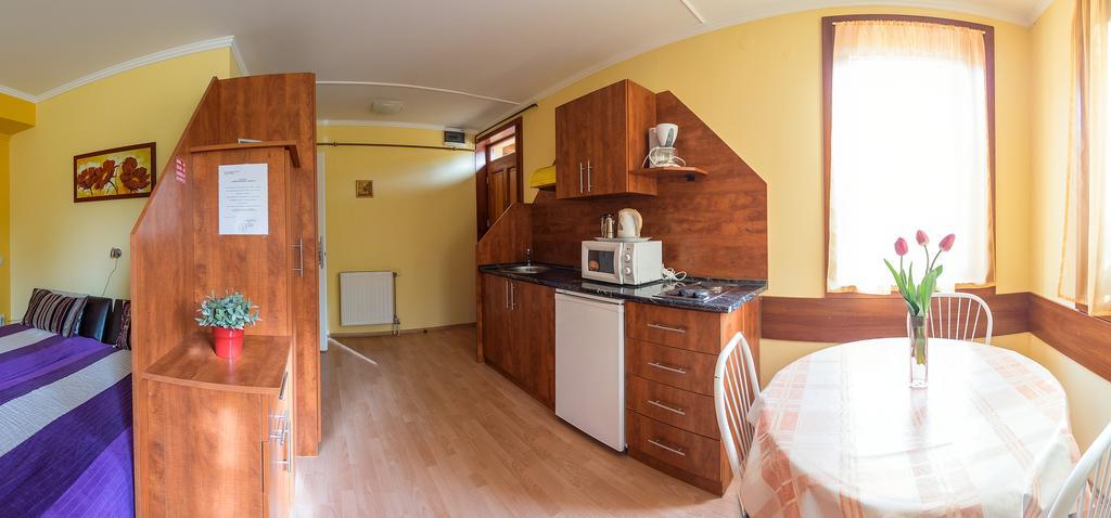 Aqua Apartman Gyula Esterno foto