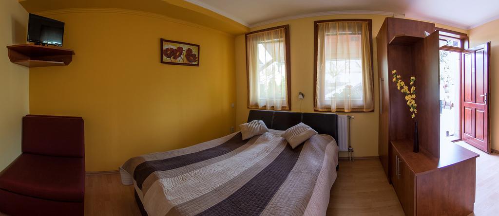 Aqua Apartman Gyula Esterno foto