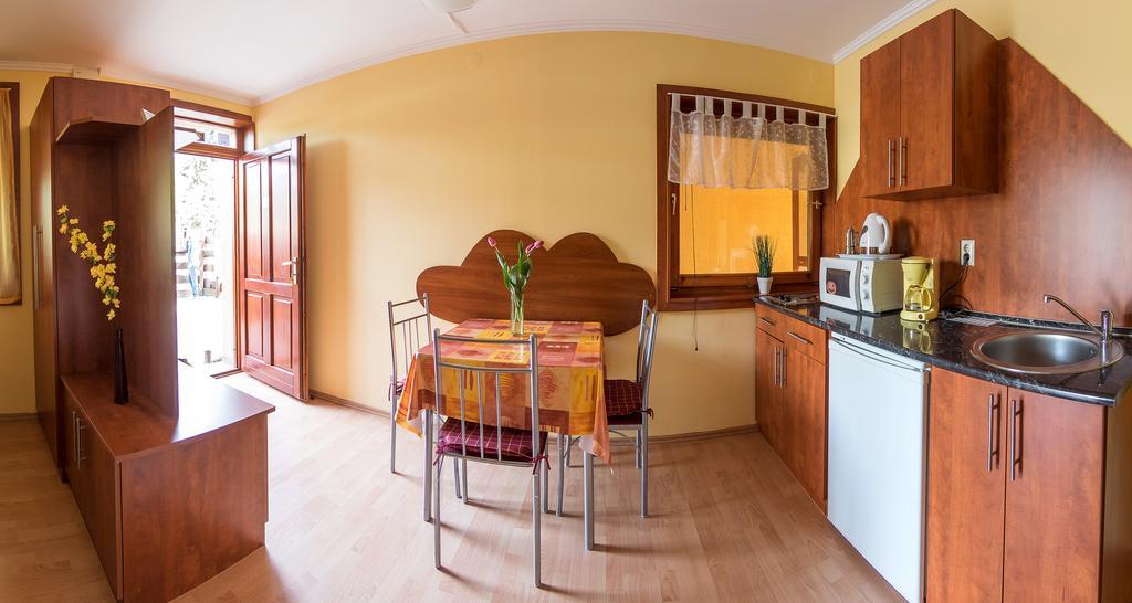 Aqua Apartman Gyula Esterno foto