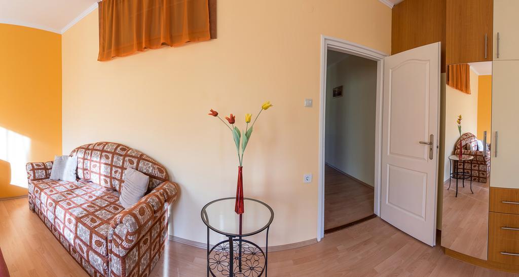 Aqua Apartman Gyula Esterno foto