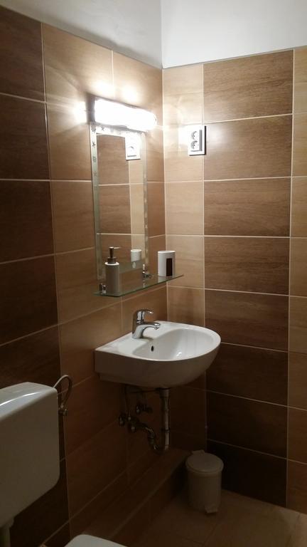 Aqua Apartman Gyula Esterno foto